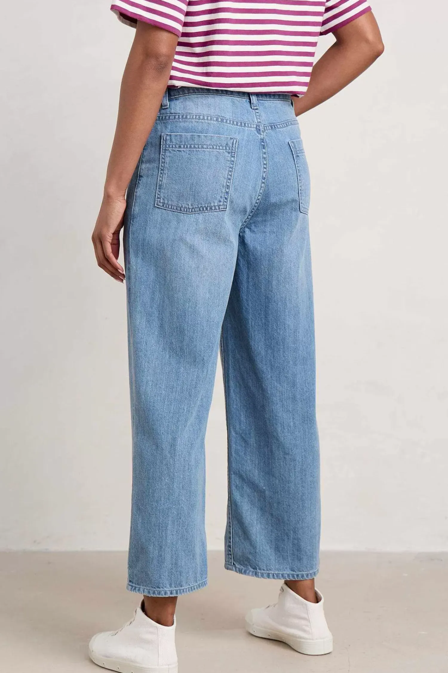 Trousers & Shorts<Seasalt Cornwall Barnes Organic Cotton Denim Crops Light Wash