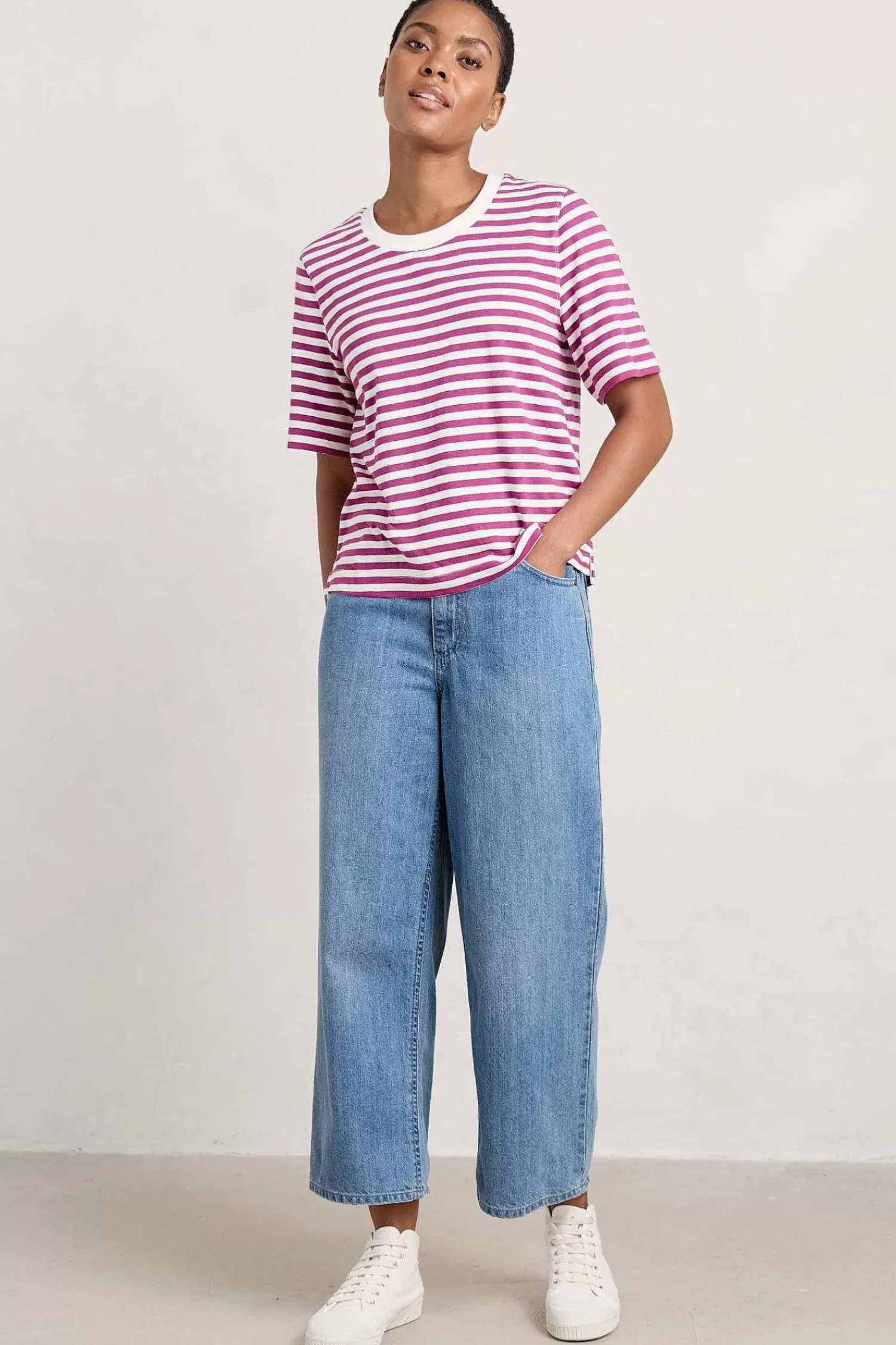 Trousers & Shorts<Seasalt Cornwall Barnes Organic Cotton Denim Crops Light Wash