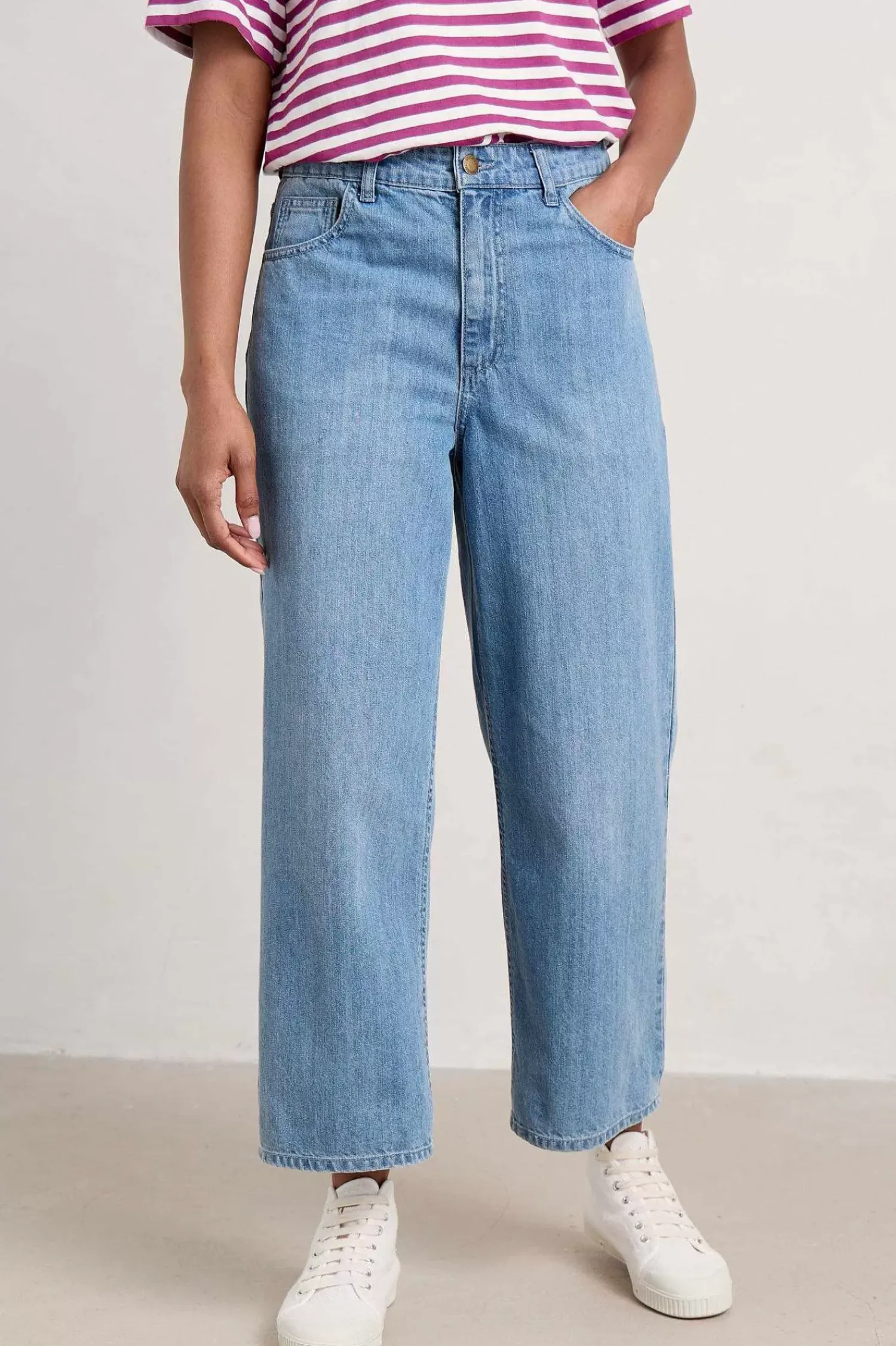 Trousers & Shorts<Seasalt Cornwall Barnes Organic Cotton Denim Crops Light Wash