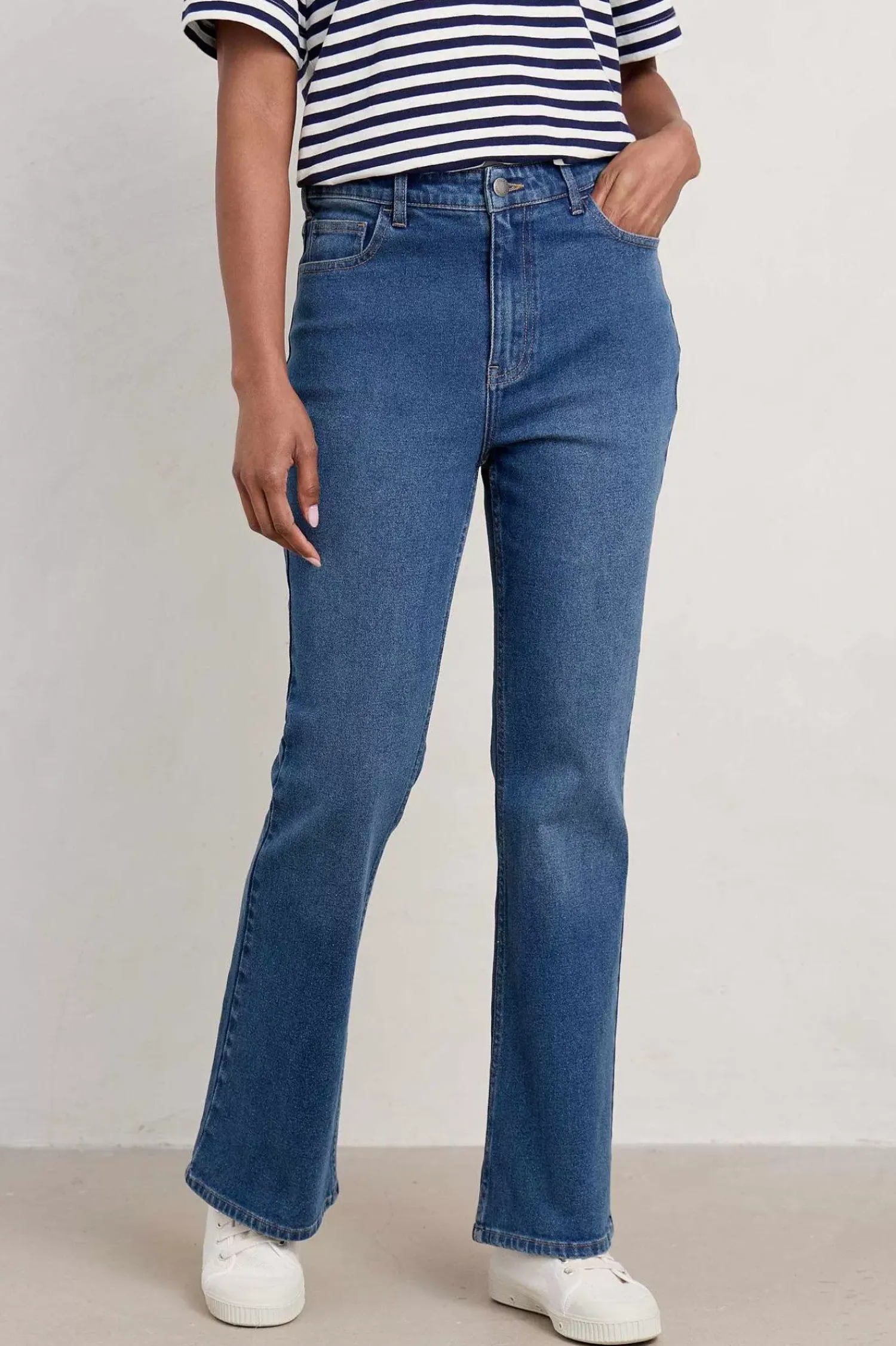 Trousers & Shorts<Seasalt Cornwall Highmore Bootcut Jeans Mid Wash