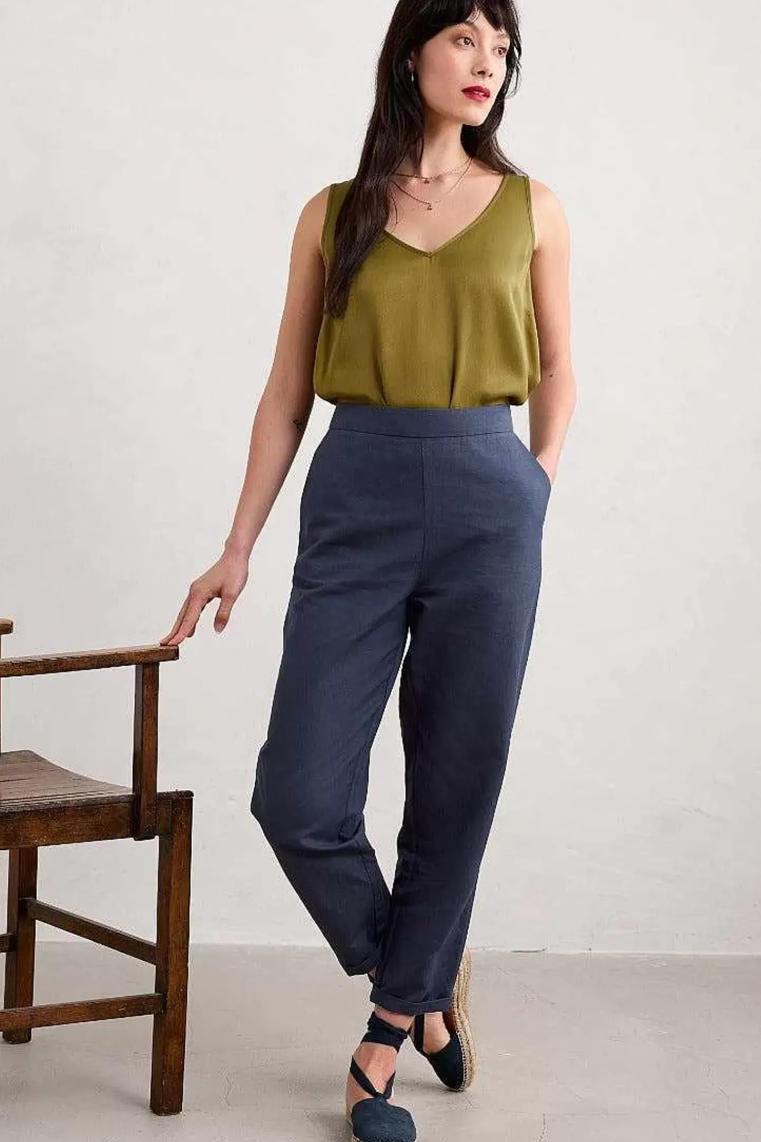 Tops<Seasalt Cornwall Wilder V-Neck Satin Vest Fern Moss